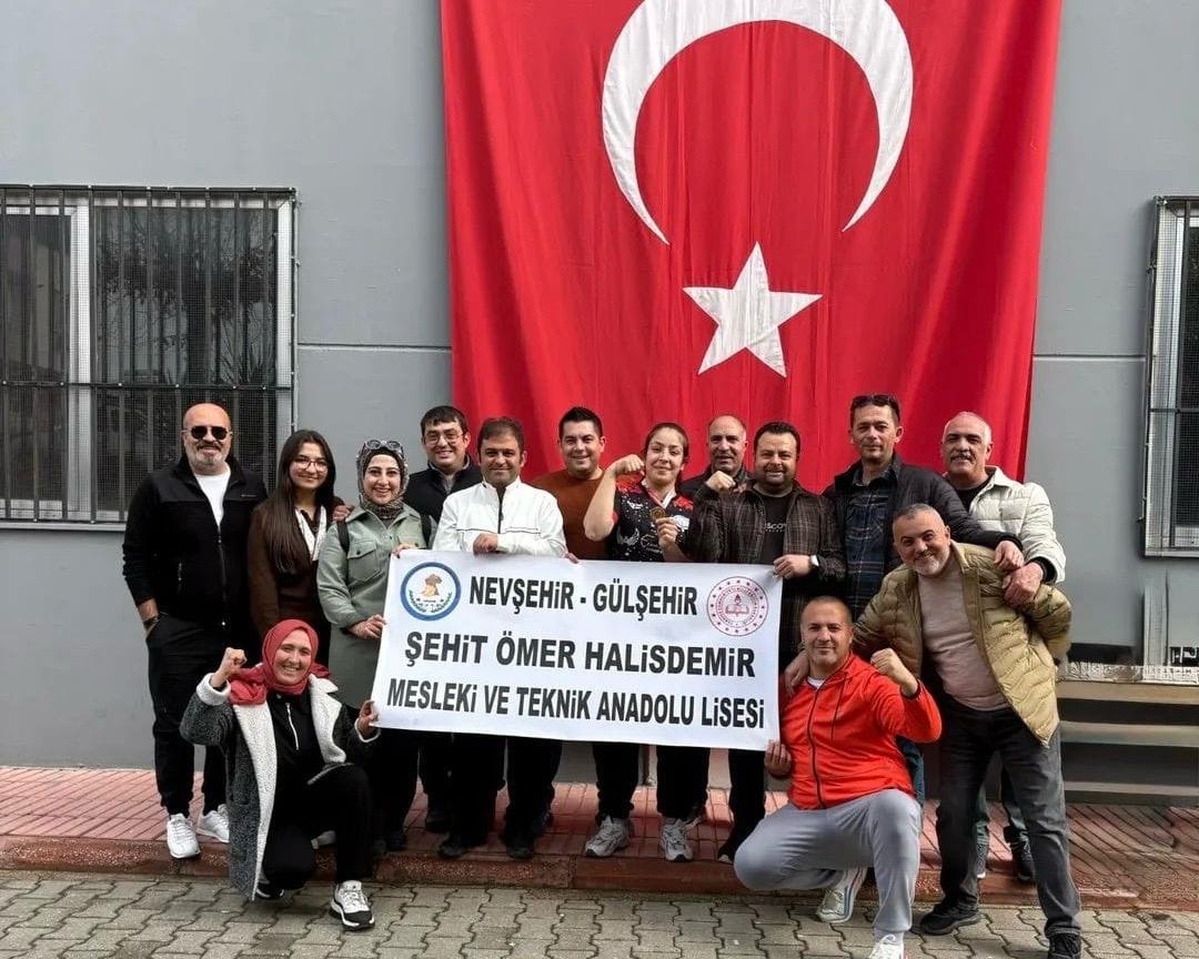 Nevşehirli Öğrenciler Adana’da Türkiye Bilek Güreşi Şampiyonasında Büyük Başarı Elde Etti